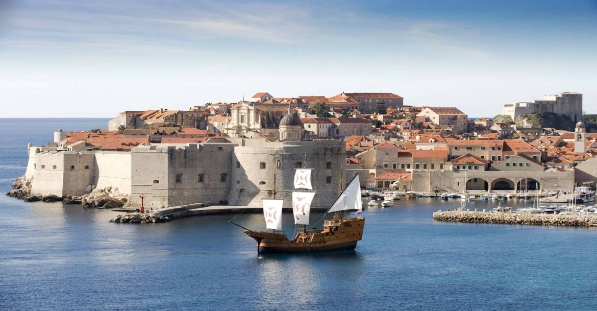 VINTAGE BOAT TOUR